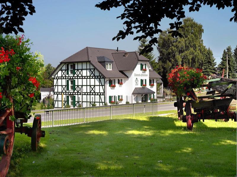 Lohmann'S Romantik Hotel Gravenberg Langenfeld  Exterior photo