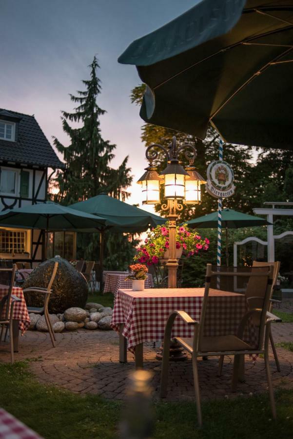 Lohmann'S Romantik Hotel Gravenberg Langenfeld  Exterior photo